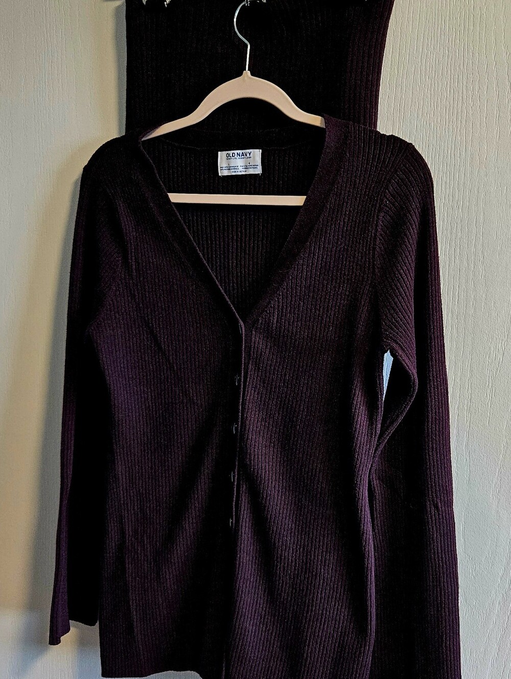 Old Navy Women's Ribbed V-Neck Cardigan - Plum